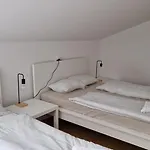 Rest Nest Gæstehus *