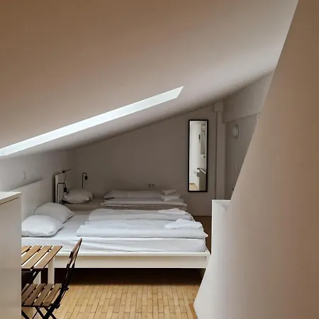 ゲストハウス Rest Nest リュブリャナ